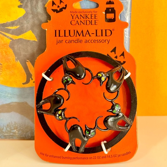 Yankee Candle Illuma-Lid Jar Candle Accessory ~ Halloween Black Cat ~ NEW - Picture 1 of 8